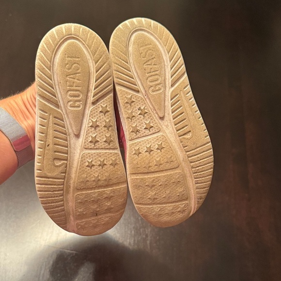 Nike Kids Sneakers in Bold Pink - Picture 4 of 5